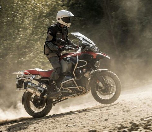 Battlax Adventurecross AX41 diperkenal Bridgestone • Motoqar