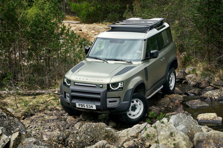 Land Rover Defender dilahirkan semula padat dengan teknologi terkini