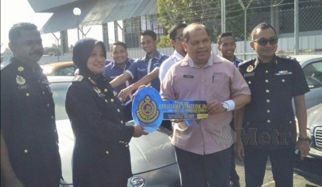 JPJ hadiah kereta scrap untuk tujuan  pembelajaran  Motoqar